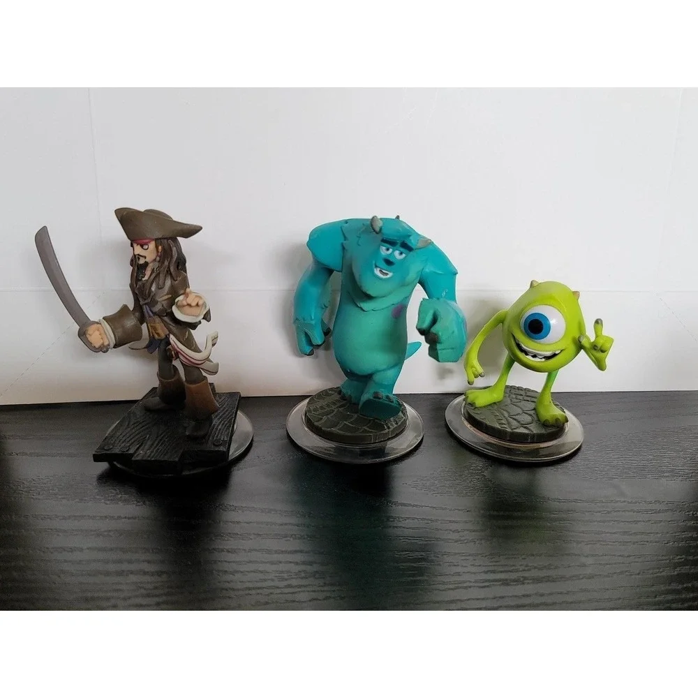 Disney‎ Infinity 2.0 Bundle Xbox 360 Game, Base, Figures, Power Discs